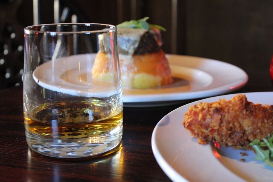 Edinburgh: Scottish Tasting Platter at The Tolbooth Tavern - A historic tavern on the Canongate