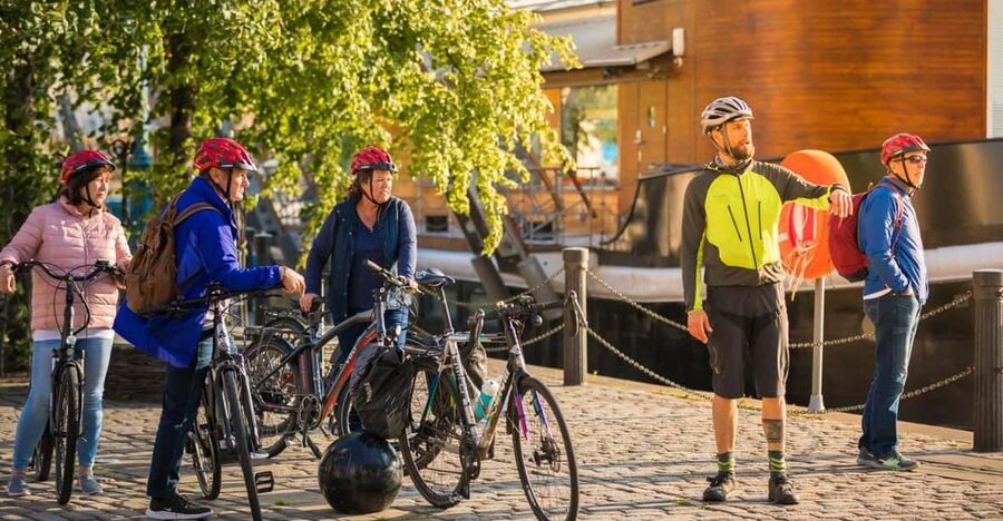 Edinburgh: Sightseeing Bike Tour - Why the guides matter on this ride