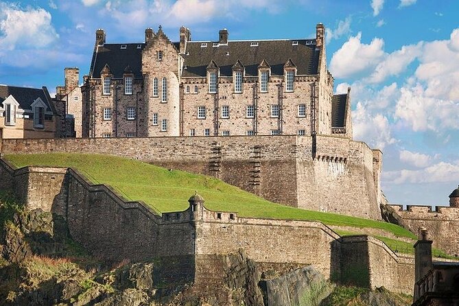 Edinburgh Skip-the-Ticket-Line Castle Walking Tour - What to do after the 90-minute walk