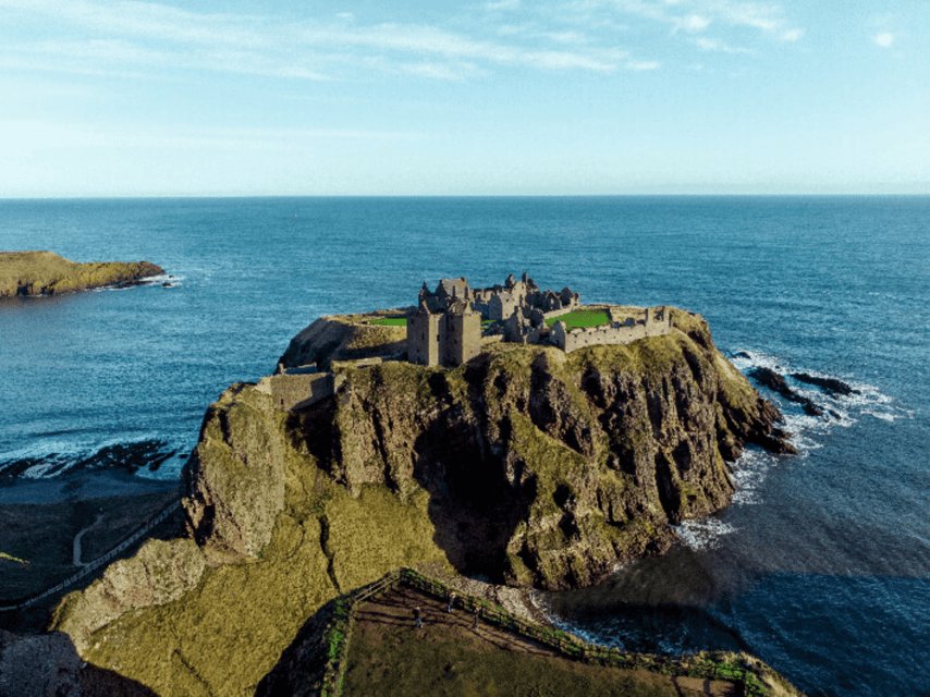 Edinburgh: St Andrews, Dunnottar Castle & Falkland Tour - The Forth Bridge: a fast start with real visual impact