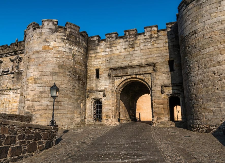 Edinburgh: Stirling Castle, Kelpies, Whisky & Highlands Tour - Stirling Castle, where Scotland’s royal story begins
