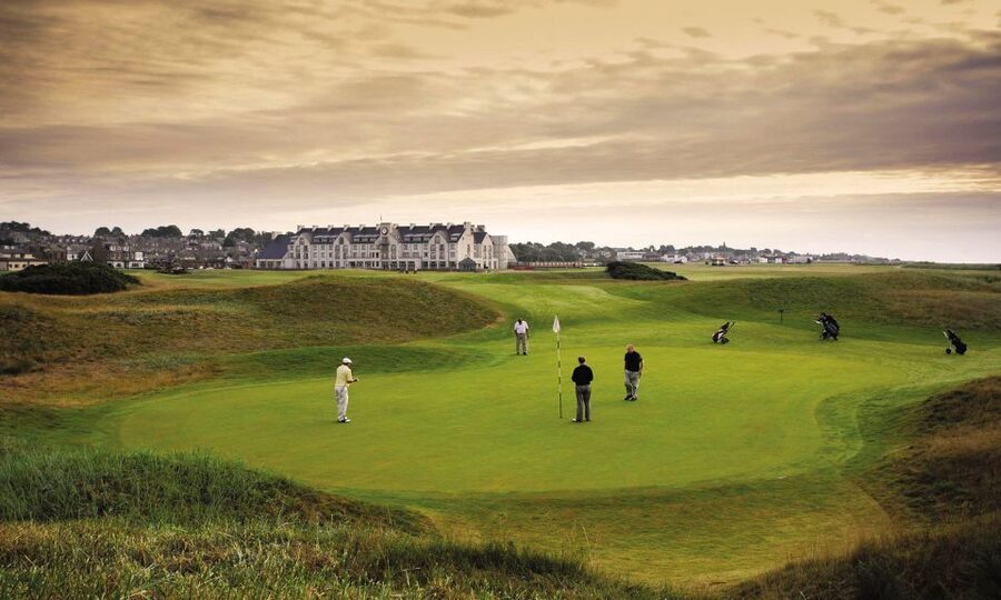 Edinburgh: Stirling, Whisky & St Andrews Tour in Italian - The Italian guide question