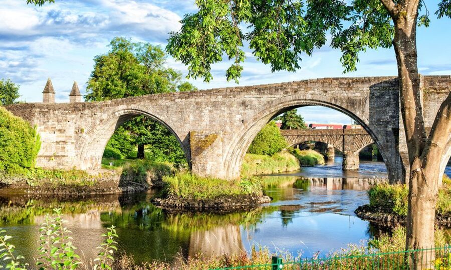 Edinburgh: Stirling, Whisky & St Andrews Tour in Italian - Who should book this day trip?