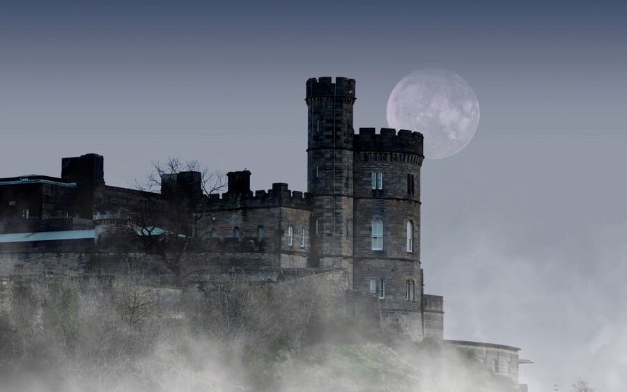 Edinburgh: The Dark Side Walking Tour - What the guides do best