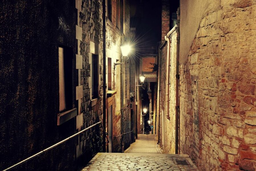 Edinburgh: The Dark Side Walking Tour - Canongate Kirkyard and the city of the dead
