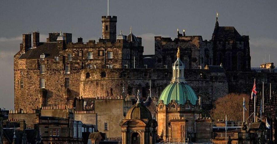 Edinburgh: The Mary Queen of Scots Guided Walking Tour - Starting outside Holyrood Palace