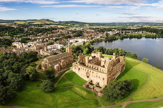 Edinburgh: The Outlander, Palaces & Jacobites Tour - Doune Castle and the view toward Stirling