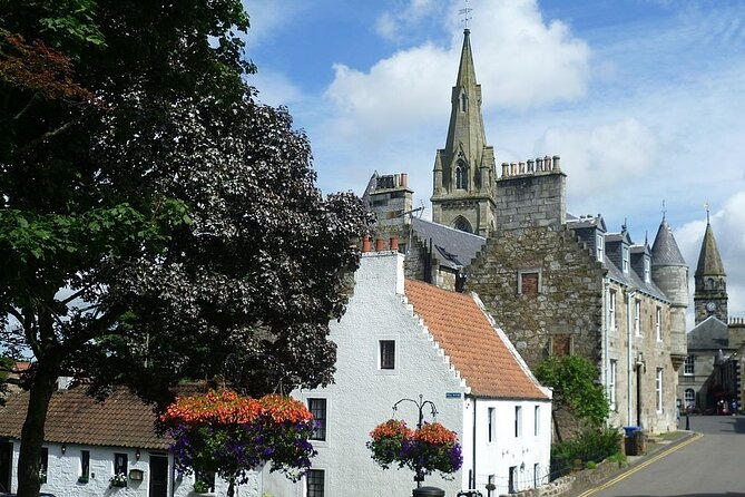 Edinburgh: The Outlander, Palaces & Jacobites Tour - Blackness Castle, Fort William and the Firth views
