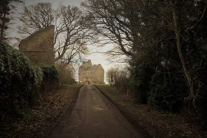 Edinburgh: The Outlander, Palaces & Jacobites Tour - Tuilies Standing Stones: a quick photo stop