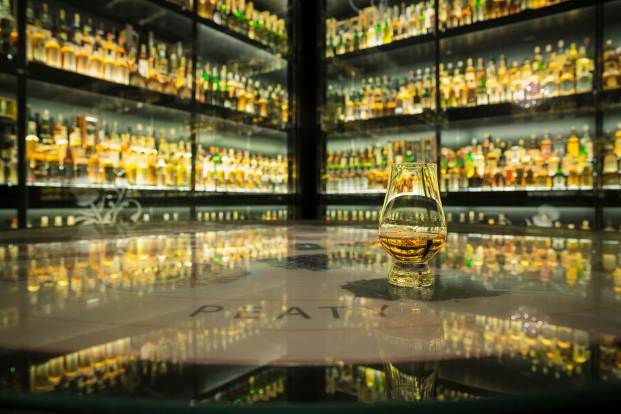 Edinburgh: The Scotch Whisky Experience Tour and Tasting - The standard Silver Tour tasting