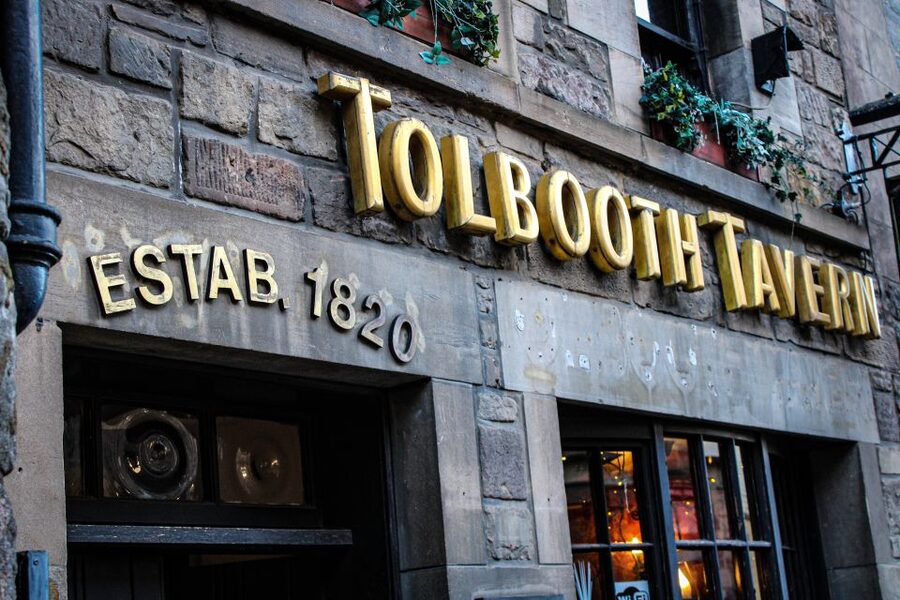 Edinburgh: Tolbooth Tavern Haggis Taster & Whisky Sampling - Haggis, neeps, and tatties at the Tolbooth Tavern