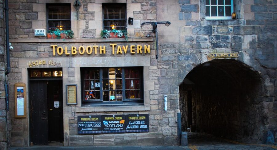 Edinburgh: Tolbooth Tavern Haggis Taster & Whisky Sampling - One dram, not a whisky flight