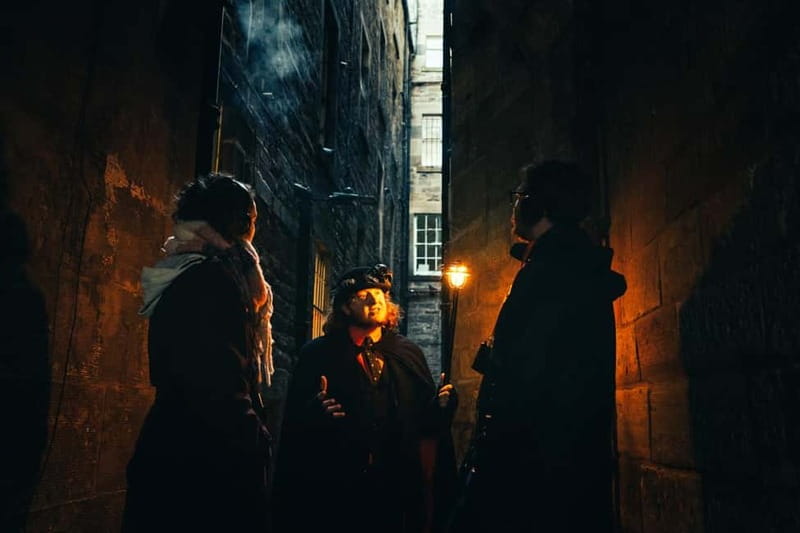 Edinburgh: Underground Vaults and Graveyard Evening Tour - Stories of murder, body snatching, and cursed souls
