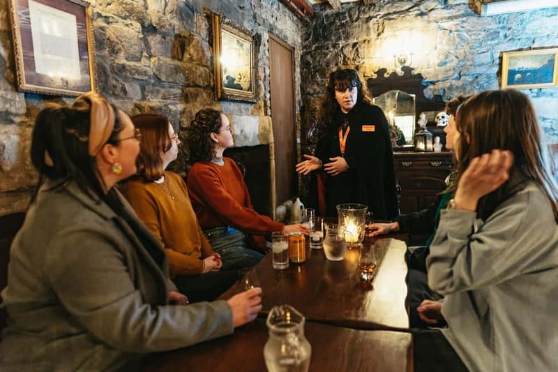 Edinburgh: Underground Vaults Evening Ghost Tour with Whisky - Starting at Mercat Cross and joining the Edinburgh mob
