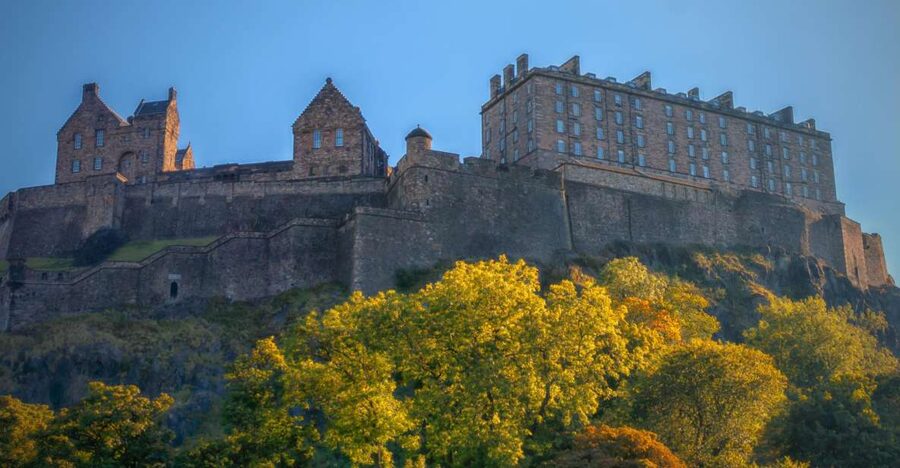 Edinburgh Welcome Tour: Private Tour with a Local - Edinburgh orientation starts at your front door
