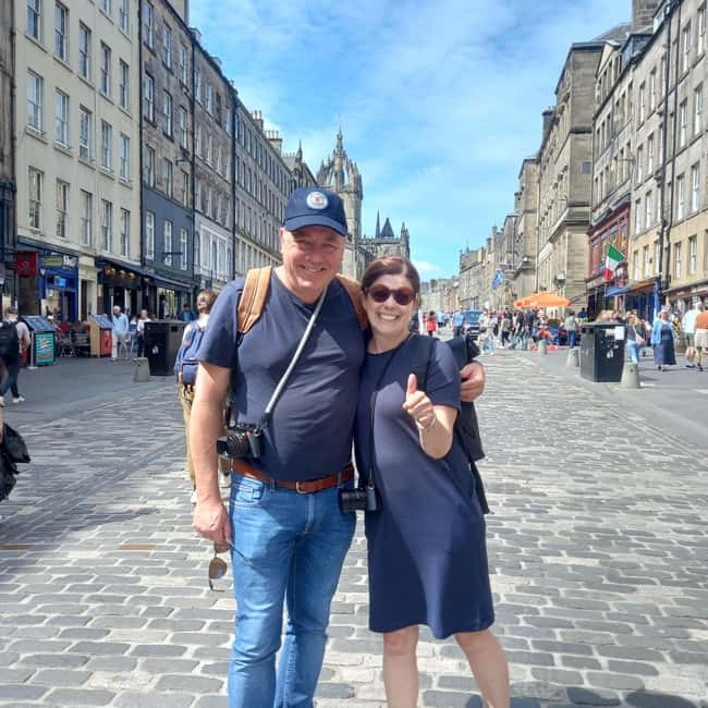 Edinburgh Welcome Tour: Private Tour with a Local - Your guide shapes the walk around your interests