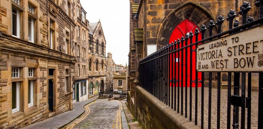 Edinburgh: Witches & Haunted History Walking Tour - What the $24 price really buys you