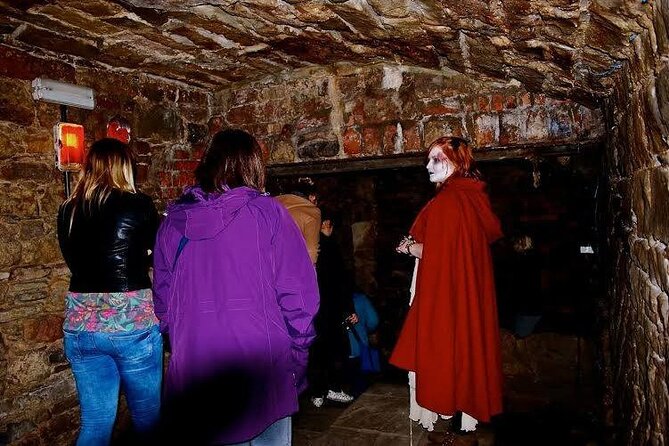 Extreme Paranormal Underground Ghost Tour in Edinburgh - The guides make or break the night