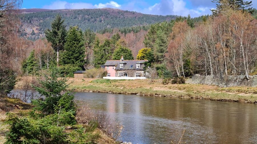 From Aberdeen: Balmoral Estate & Royal Deeside Tour - How much value do you get for $134?