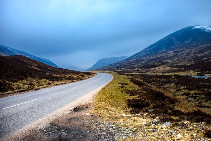 From Aberdeen: Dunnottar Castle and Cairngorms Day Trip - Braemar provides lunch and a Highland pause