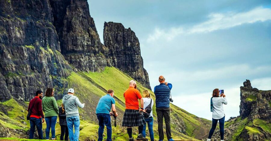 From Edinburgh: 3-Day Isle of Skye and The Highlands Tour - Day 1: The Kelpies, Callander, Glencoe, and Glenfinnan
