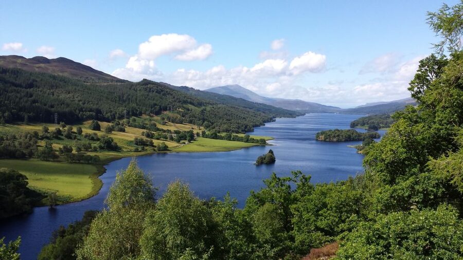 From Edinburgh: Best of Scotland Small-Group Day Tour - Transport, group size, and the long day
