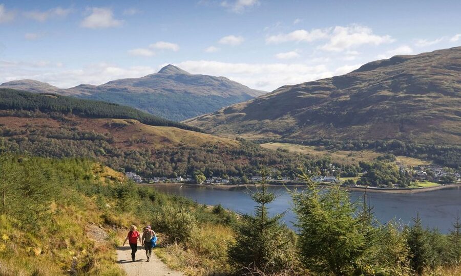 From Edinburgh: Glasgow & Scottish lakes Spanish Tour - Transport, timing, and physical demands