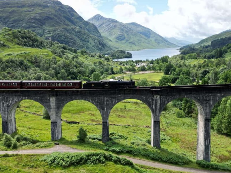 From Edinburgh: Glenfinnan Viaduct, Glencoe & Highlands Tour - Fort William and the road to Glenfinnan