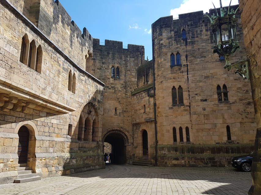 From Edinburgh: Holy Island, Alnwick Castle & Northumbria - Key points to know before booking