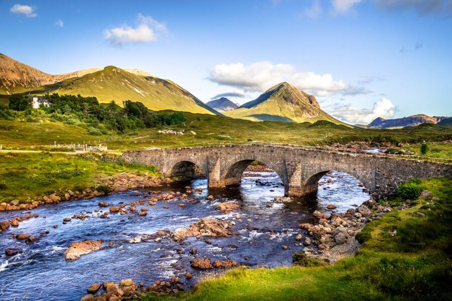 From Edinburgh: Isle of Skye 3-Day Tour with Accommodation - The driver-guide makes the difference