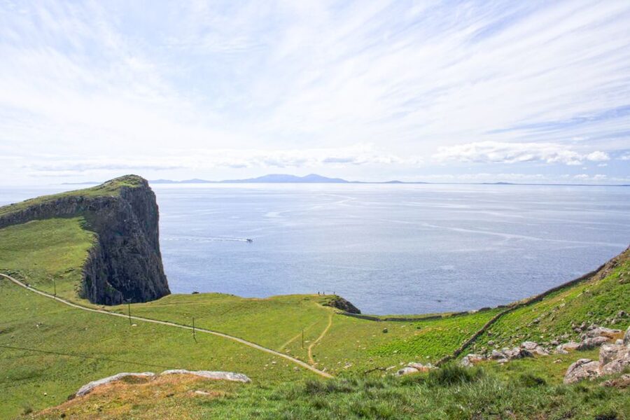 From Edinburgh: Isle of Skye 3-Day Tour with Accommodation - Ben Nevis, the Great Glen, and Eilean Donan Castle