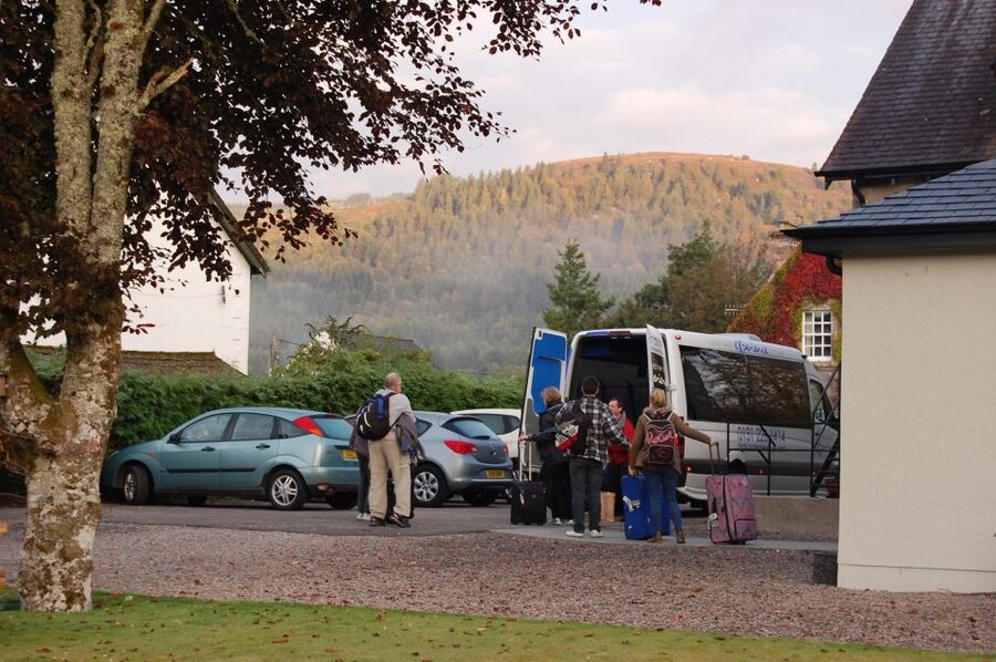 From Edinburgh: Isle of Skye and Hogwarts Express 4-Day Trip - Day 4: Ferry from Skye and the Jacobite Steam Train