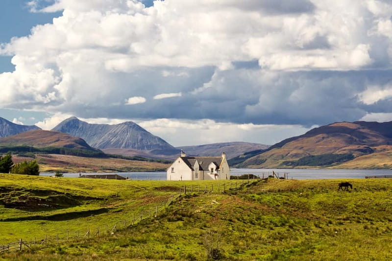 From Edinburgh: Isle of Skye & Highlands 3-Day Guided Tour - One day on the Isle of Skye