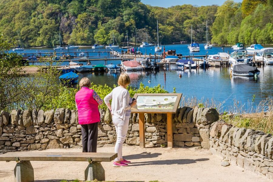 From Edinburgh: Loch Lomond, Kelpies & Stirling Castle Tour - A nine-hour route from Edinburgh into central Scotland