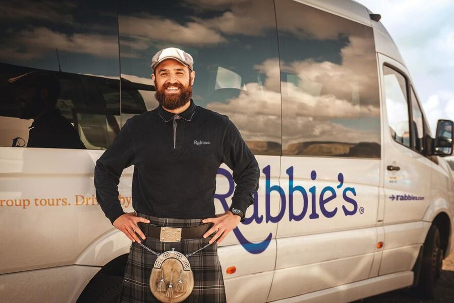 From Edinburgh: Loch Lomond, Kelpies & Stirling Castle Tour - The Kelpies and the story of working Scotland
