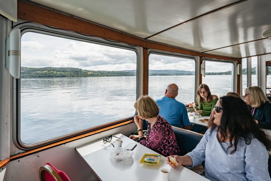 From Edinburgh: Loch Lomond, Stirling Castle & Kelpies Tour - What the bus and guide are really like