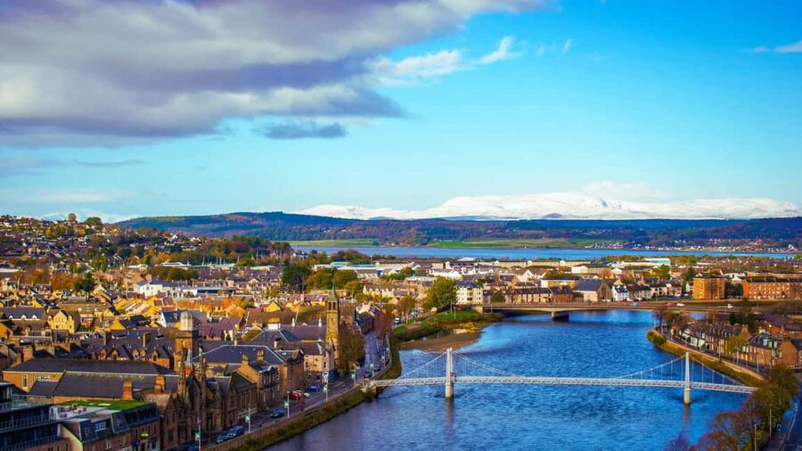 From Edinburgh: Loch Ness and Highlands Tour in Spanish - What $82 includes, and what it does not
