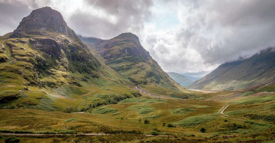 From Edinburgh: Loch Ness and The Highlands Tour - Leaving Edinburgh and crossing toward Stirling