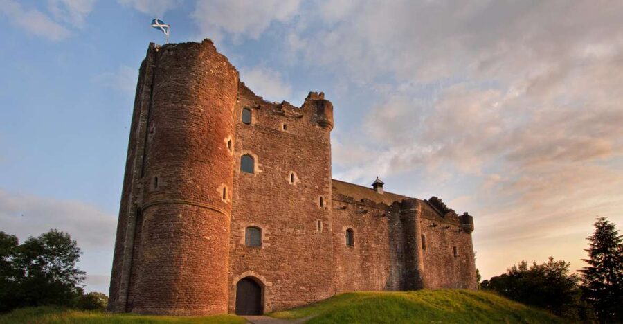 From Edinburgh: Outlander Adventure Day Tour with Entry - Blackness Castle, the stone ship on the Forth