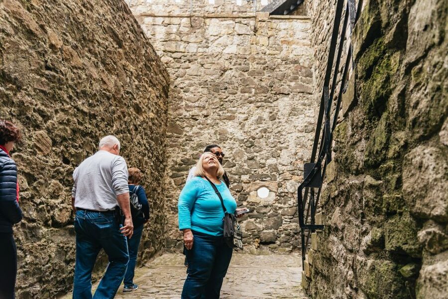 From Edinburgh: Outlander Experience 2-Day Tour - Clava Cairns and the Craigh na Dun Connection