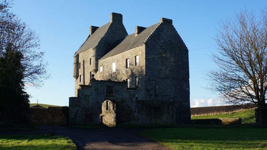 From Edinburgh: Outlander, Palaces, and Jacobites Day Trip - Key points at a glance