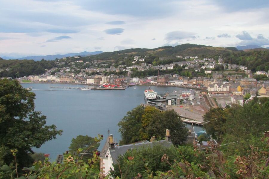 From Glasgow: Oban, Glencoe & West Highland Castles Day Trip - Through the western lochs toward Oban