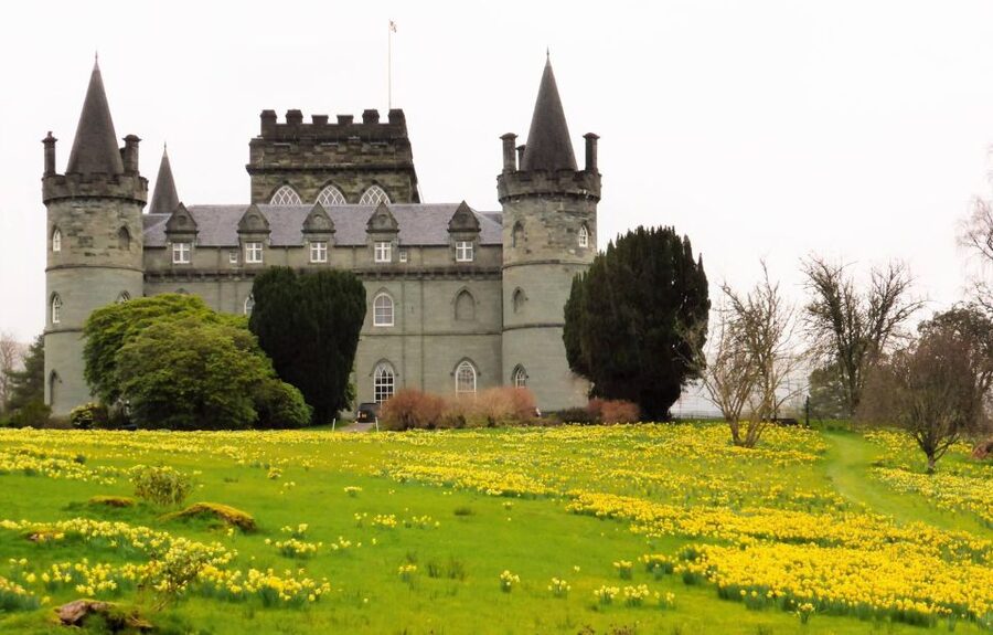 From Glasgow: Oban, Lochs & Inveraray Day Tour - Inveraray and the shores of Loch Fyne