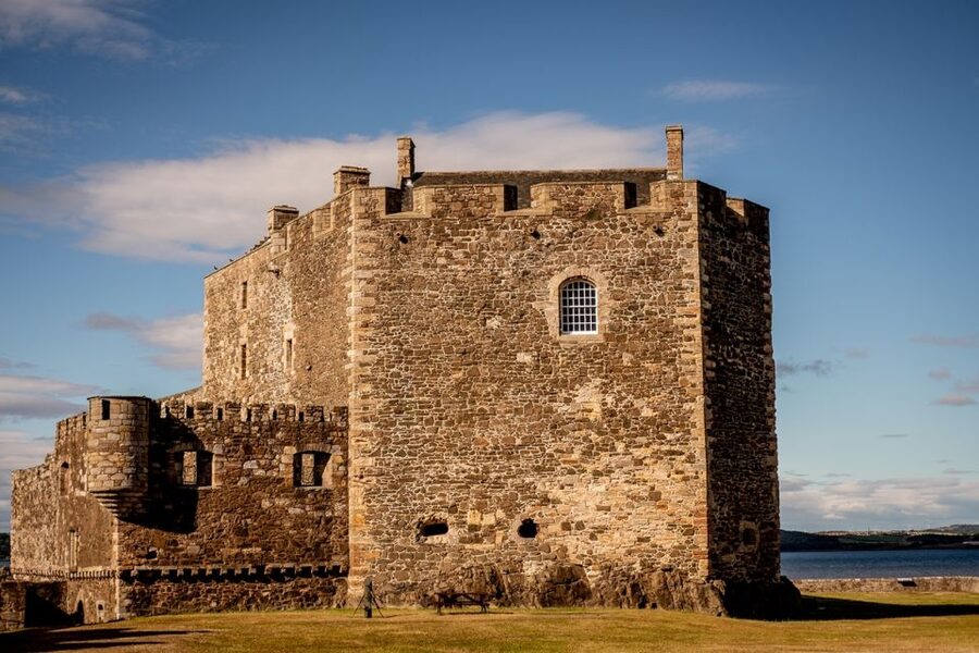 From Glasgow: Outlander Adventure Tour with Tickets - Glasgow departure and the road to Stirling