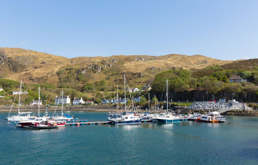 From Inverness: Jacobite Steam Train and Highlands Tour - Two hours in Mallaig for seafood and sea air