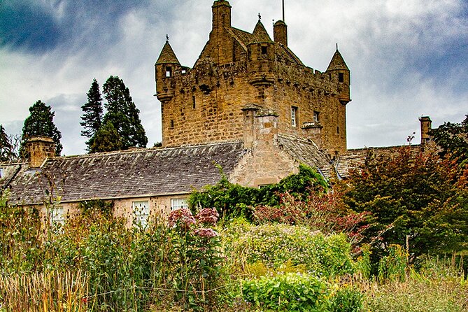 Full-Day Private Tour to Urquhart Castle Loch Ness and Inverness - Culloden Battlefield, where the day turns serious