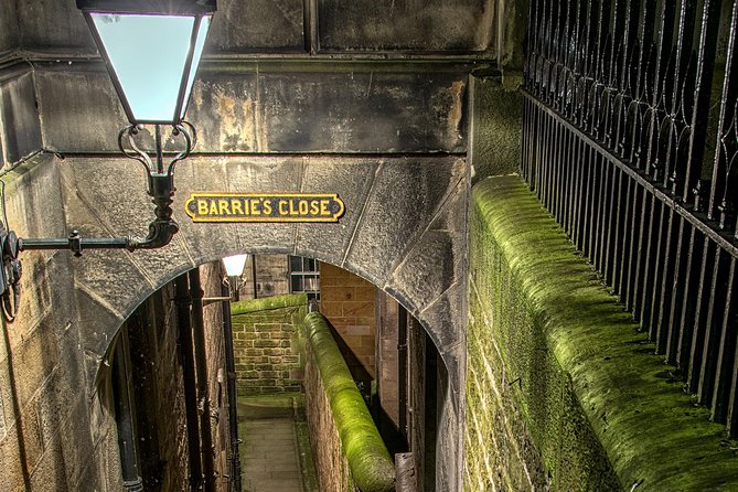 Ghosts, Mysteries, and Witches Tour - Greyfriars Kirkyard saves the strongest stories for last