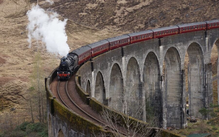 Glasgow: 2-Day Eilean Donan, Loch Ness & Glenfinnan Tour - Glencoe, where scenery and history meet