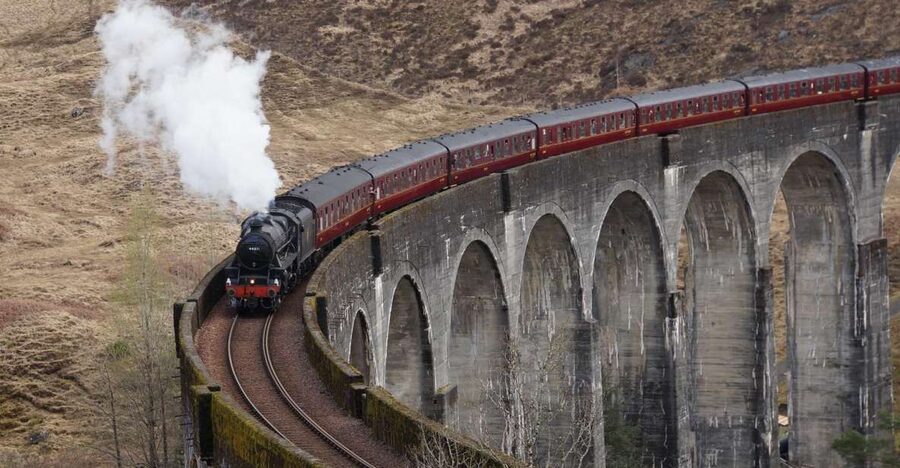Glasgow: 2-Day Eilean Donan, Loch Ness & Glenfinnan Tour - Eilean Donan Castle, Scotland’s famous postcard
