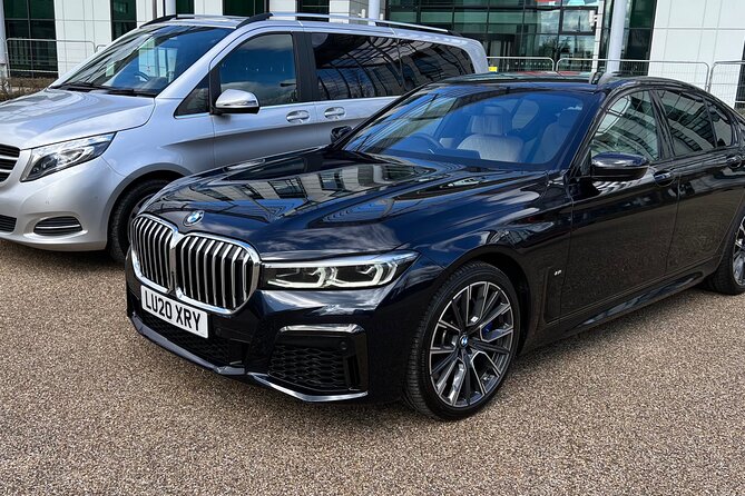 Glasgow Airport Transfer - Luggage help from terminal to car